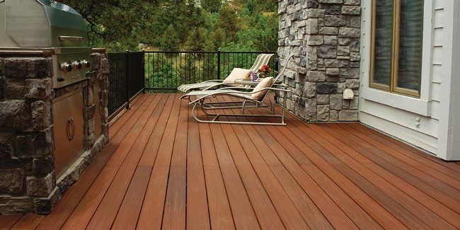 Deck contractor